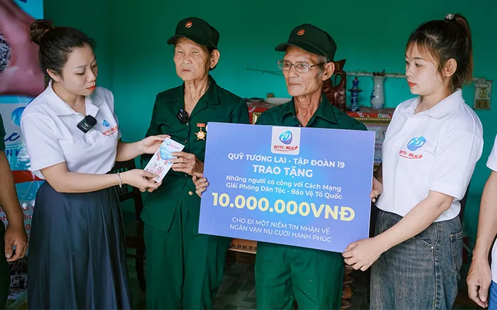 Hình ảnh đội ngũ hỗ trợ khách hàng chuyên nghiệp của tt88